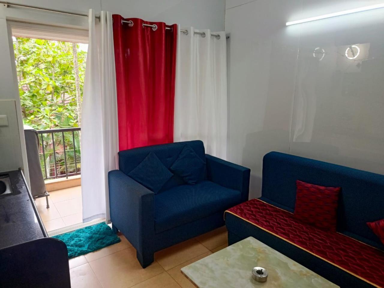 Beautiful 1 BHK With Pool Wi-Fi Cooking Gas Gym Caretakers Apartment Old Goa Exterior photo