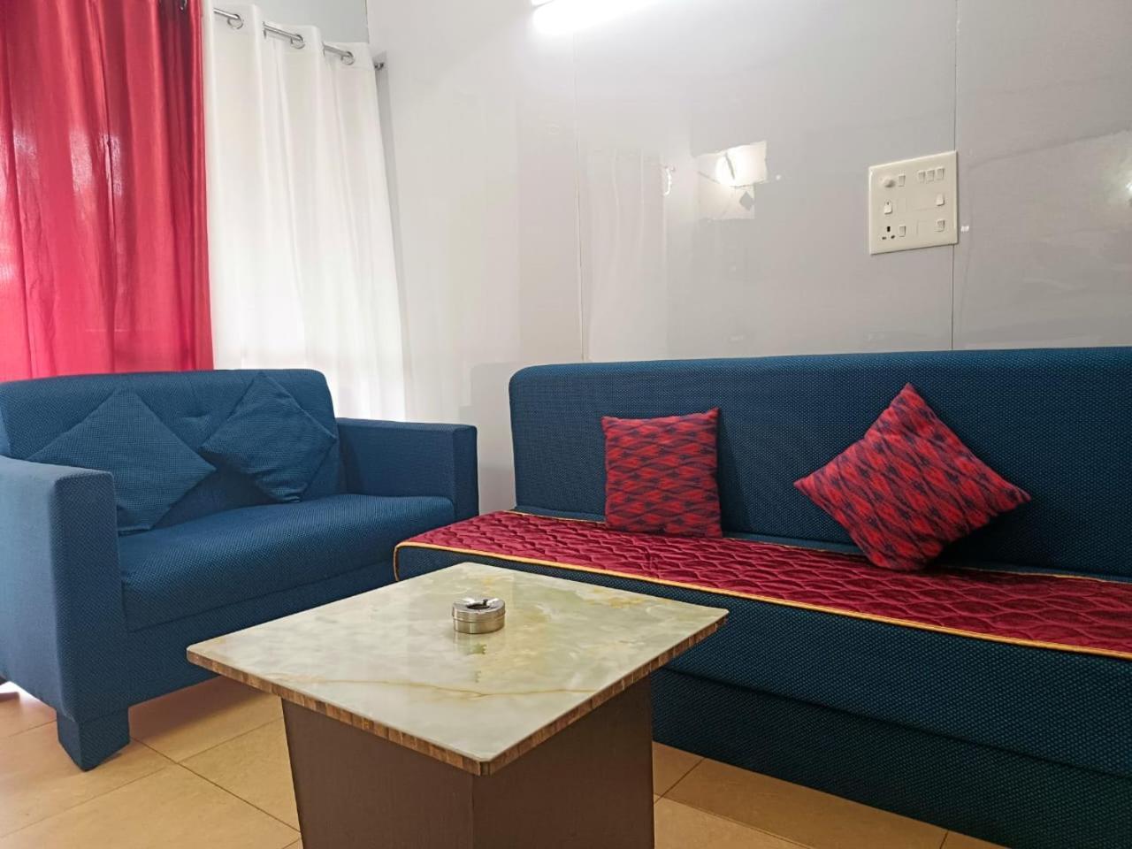 Beautiful 1 BHK With Pool Wi-Fi Cooking Gas Gym Caretakers Apartment Old Goa Exterior photo