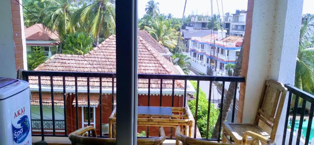 Beautiful 1 BHK With Pool Wi-Fi Cooking Gas Gym Caretakers Apartment Old Goa Exterior photo